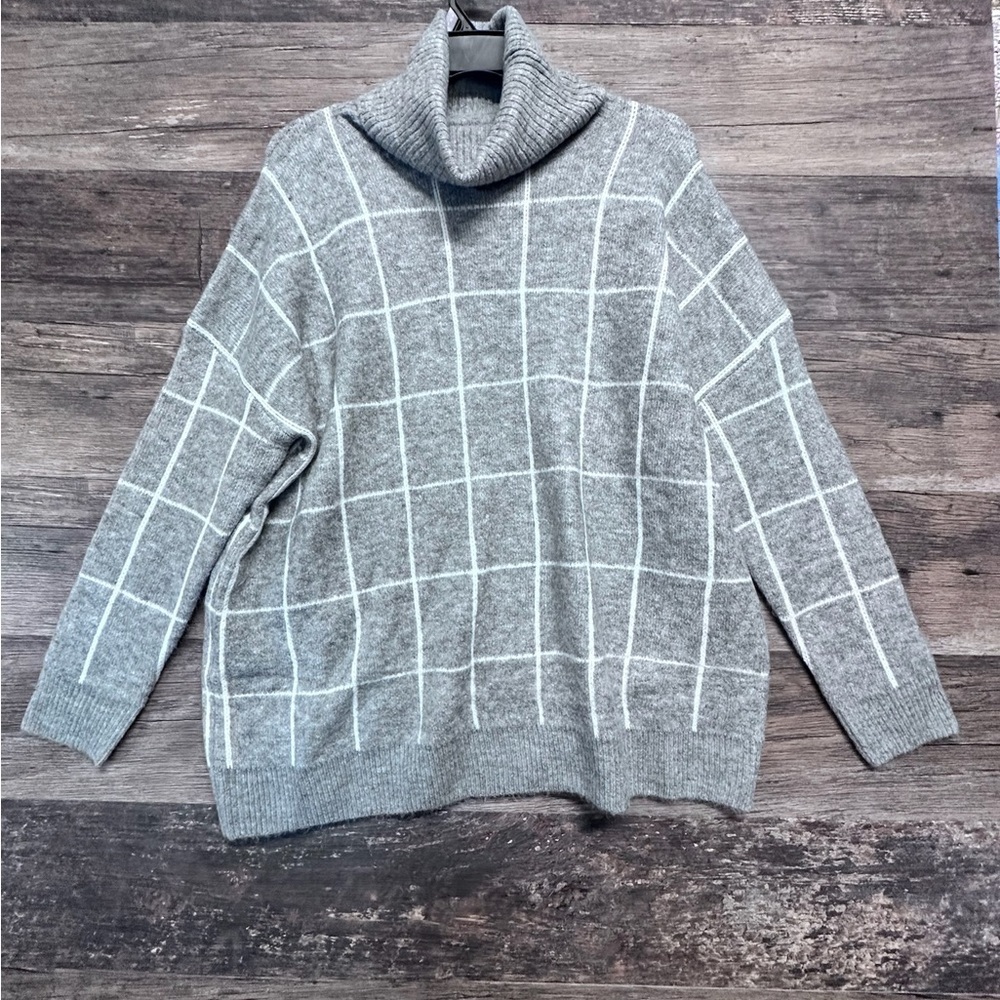 Entro Gray Cowl Neck Turtle Neck Sweater with Grid Pattern and Relaxed Fit